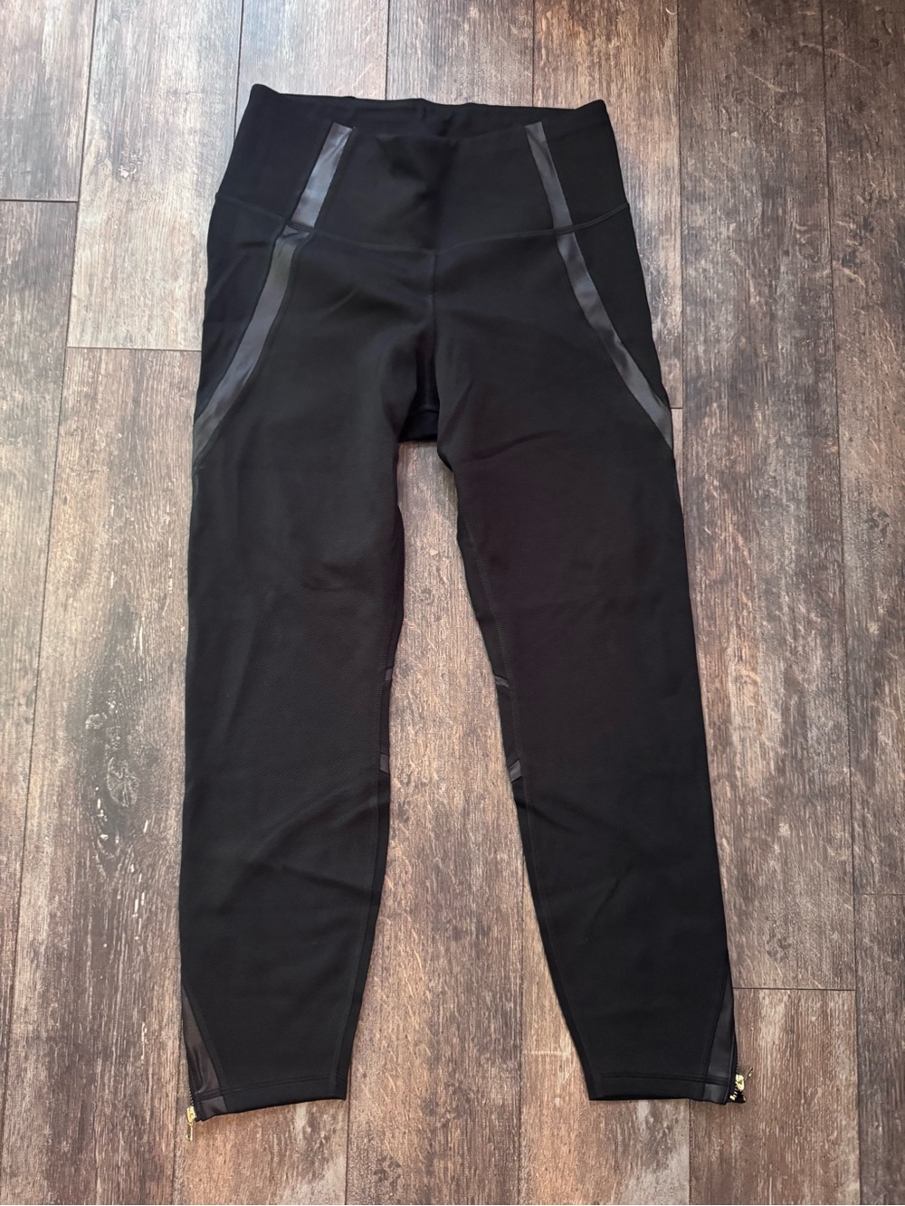 Old Navy Black High-Waist Leggings with Glossy Side Panels